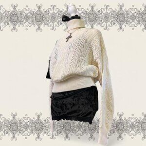 Vintage Russ cream white 90s vibe knit sweater with turtleneck